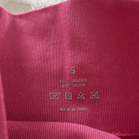 SOLD- NVGTN contour leggings in Bubble Gum - Picture 8 of 11